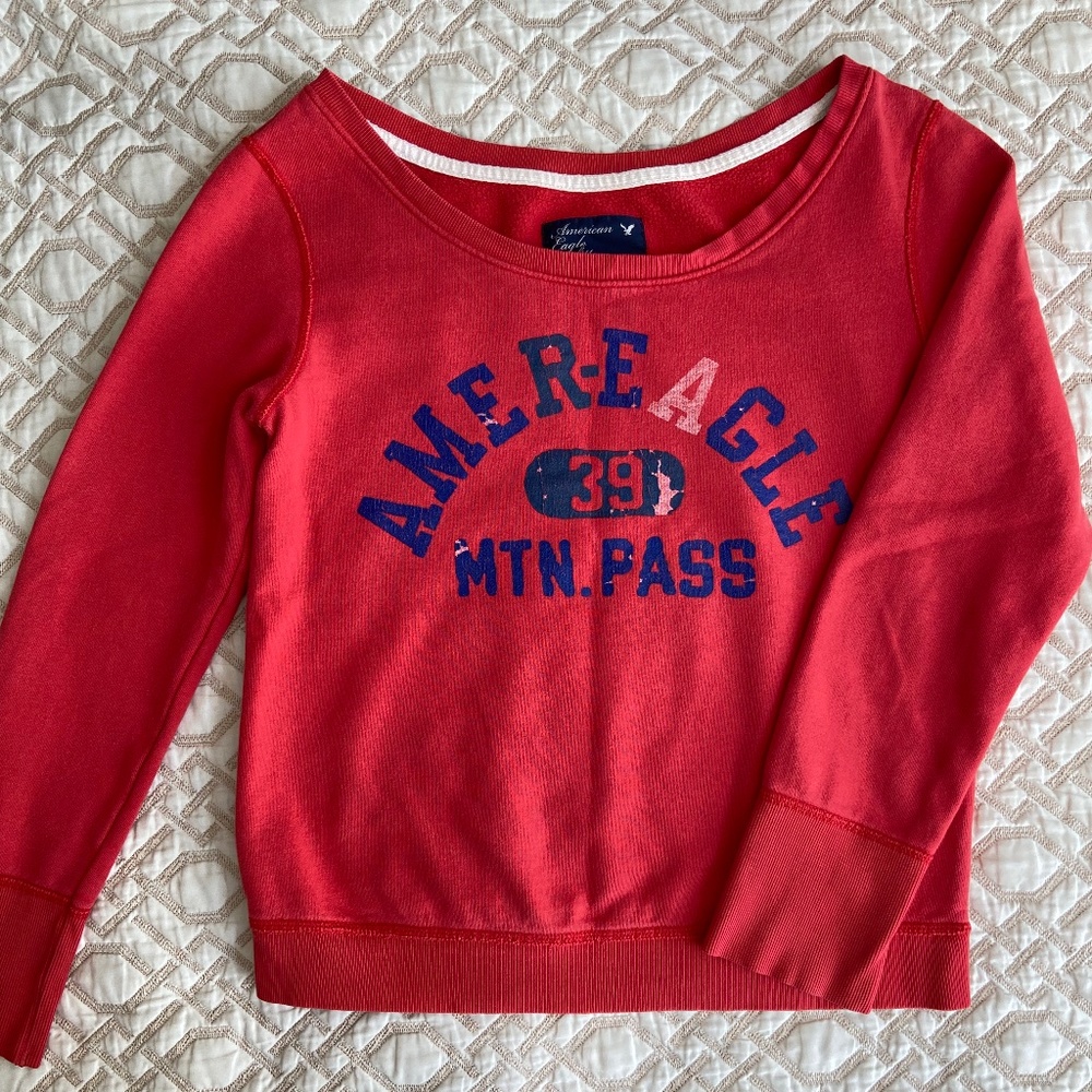 SWEATSHIRT